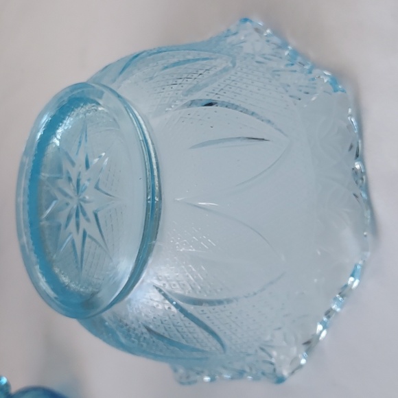 Ice blue etched floral star pattern serving dish decor catch all - Picture 9 of 14